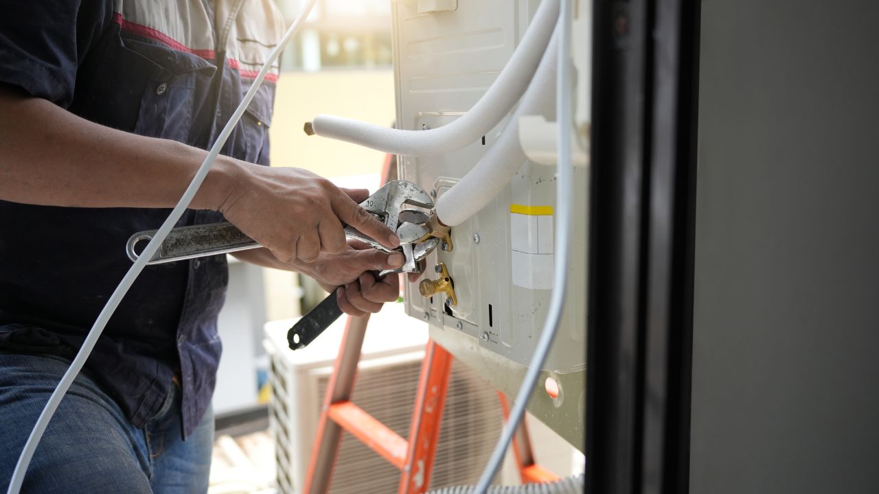 How to Prevent Holiday Plumbing Problems Cover