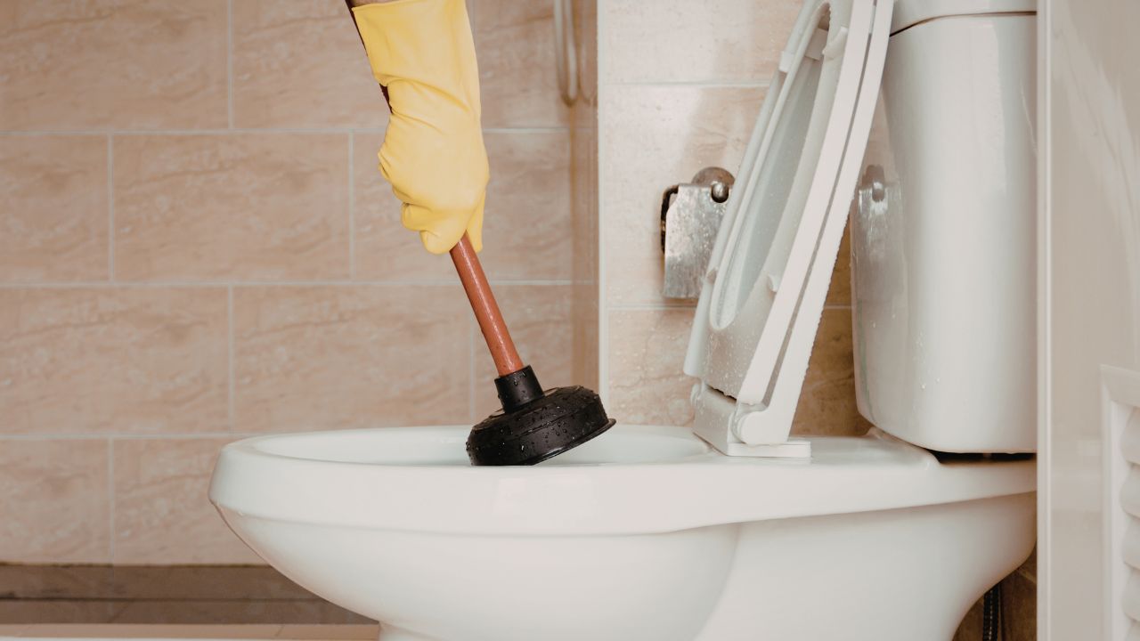 How to Prevent Holiday Plumbing Problems Cover