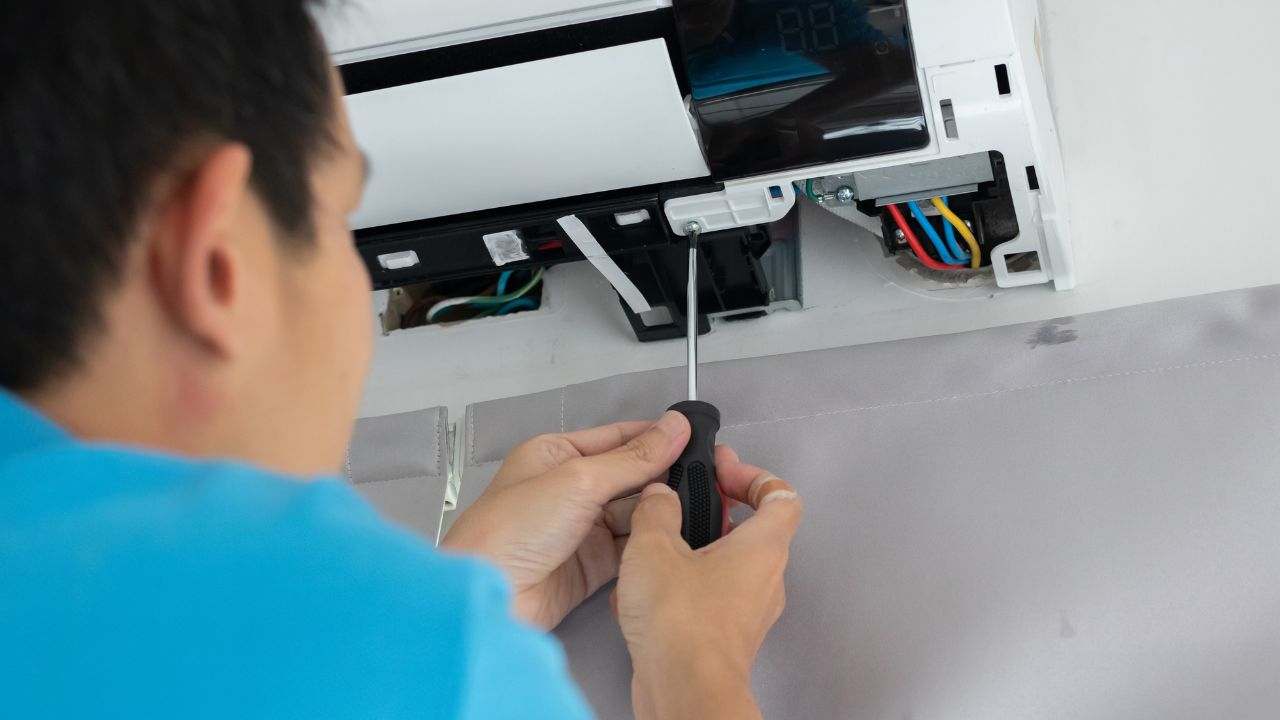 How to Prevent Holiday Plumbing Problems Cover