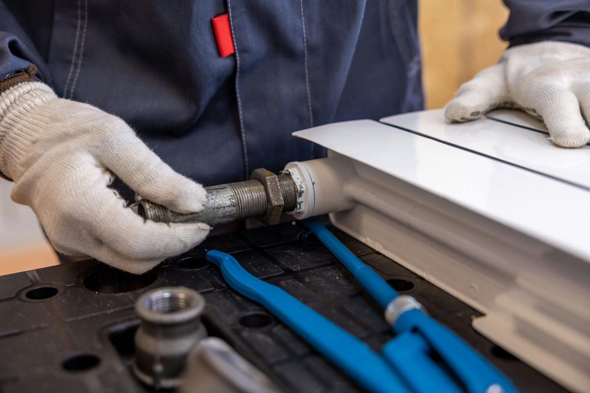 How to Prevent Holiday Plumbing Problems Cover