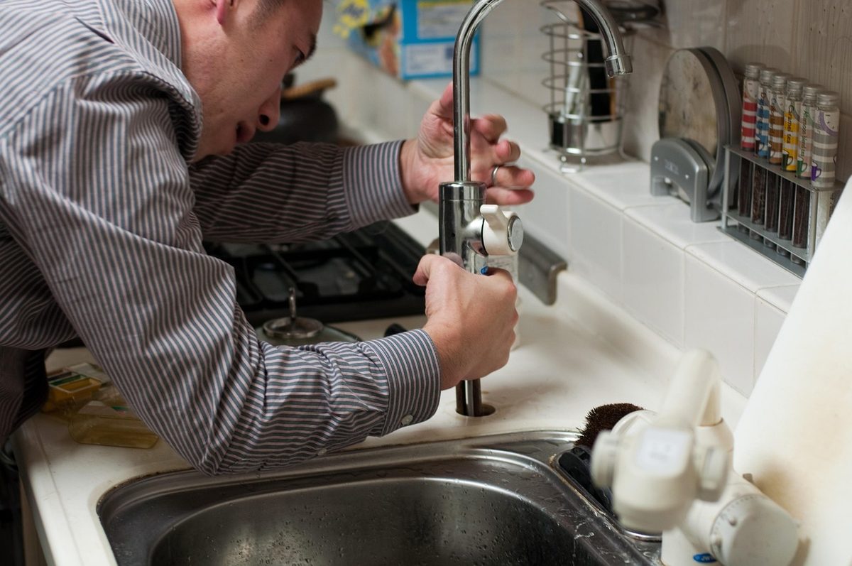 How to Prevent Holiday Plumbing Problems Cover