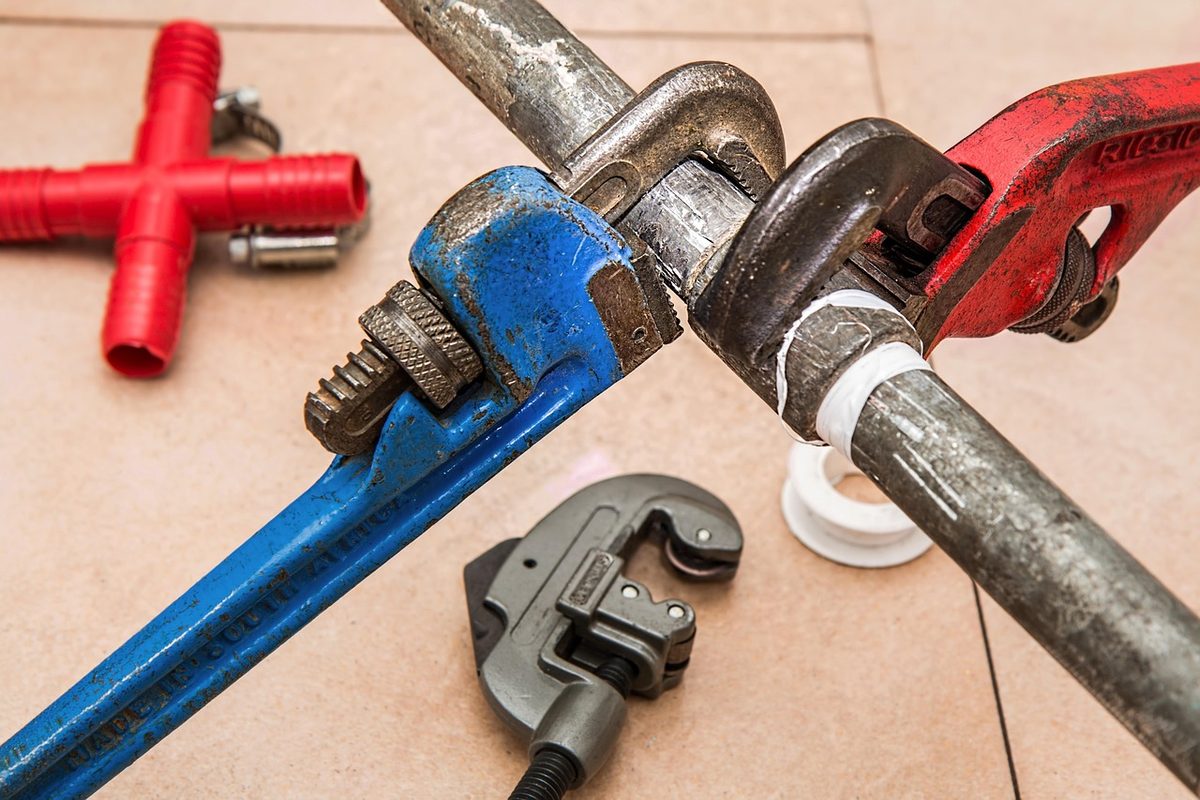 How to Prevent Holiday Plumbing Problems Cover
